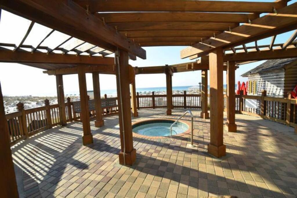 Pelican Beach Resort-Walkout Unit-On The Beach Destin Exterior foto